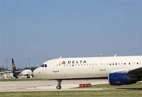 how long is delta flight attendant training - does the length of Delta's training program reflect its commitment to safety?