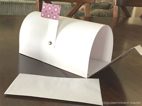 how to make a paper mailbox